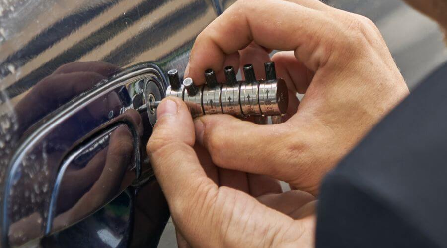 Professional gutter cleaning in Idledale, CO